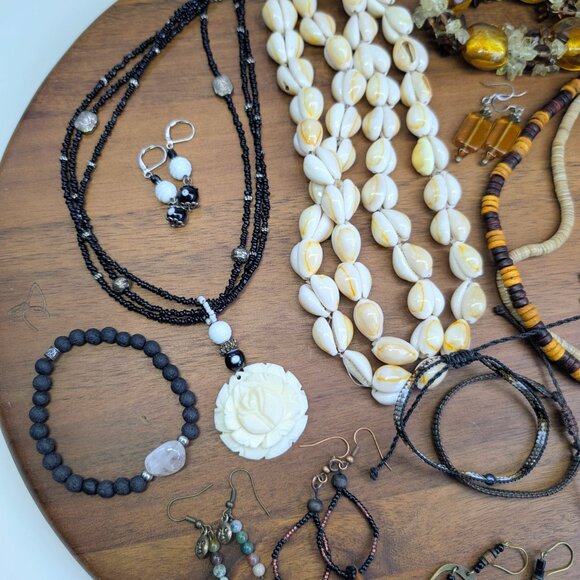 Vintage to Now Jewelry Lot - Boho Beach Neutrals - Picture 4 of 16